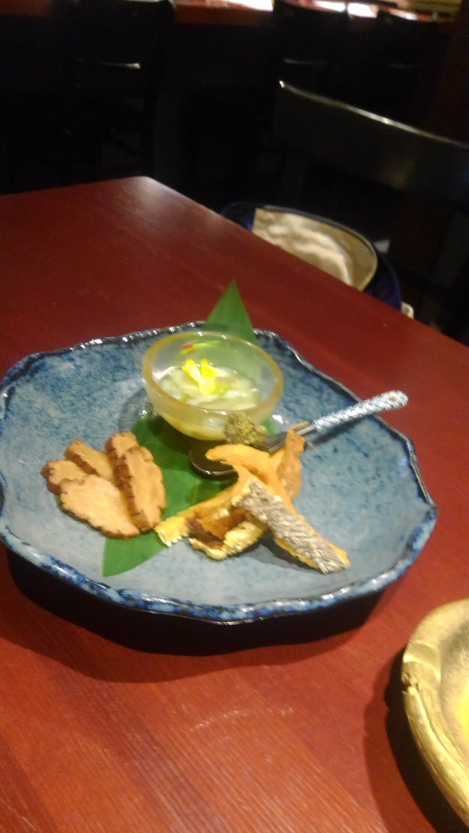 sanndaimama's tweet photo. 昨日は色々飲み食いした、寿司も食べたが画像を撮れる余裕がなかった( ´∀`) https://t.co/zKnLYjQwhc