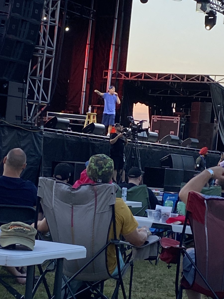 amlt371970's tweet photo. ⁦@bobbyleelive⁩ ⁦@NickSwardson⁩ fucking hilarious 🤣 loved your show 🙌🏻🙌🏻 https://t.co/EuSiiMMx7G
