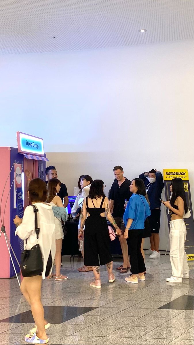 HERO DUCK tweet media