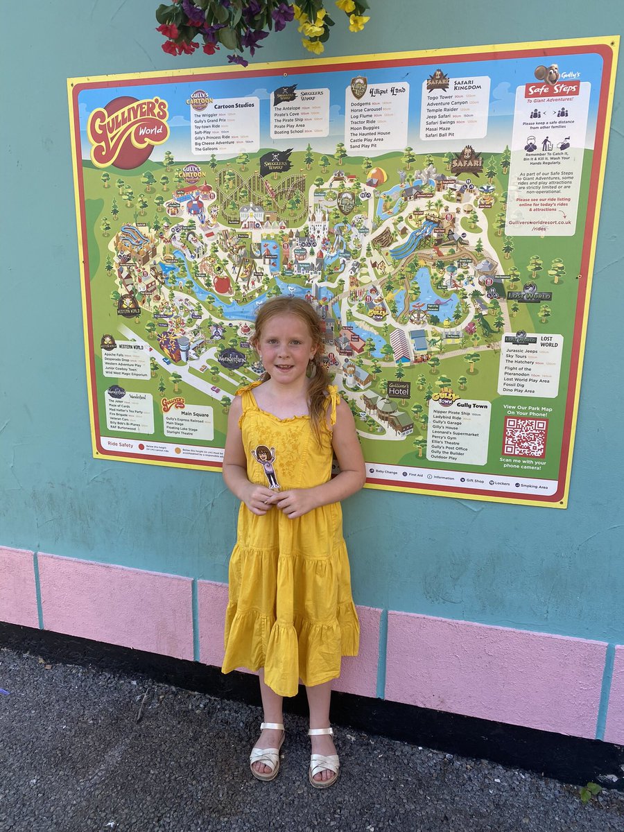 chiaraberry08's tweet photo. @MrsRisleyStMary and @missG_stmarys Rosa-Maria and Angelo enjoyed Gulliver’s World this week. Rosa-Maria went on the Antelope for the first time, she was very brave and Angelo enjoyed the bumper cars. https://t.co/G4ExjTynj9