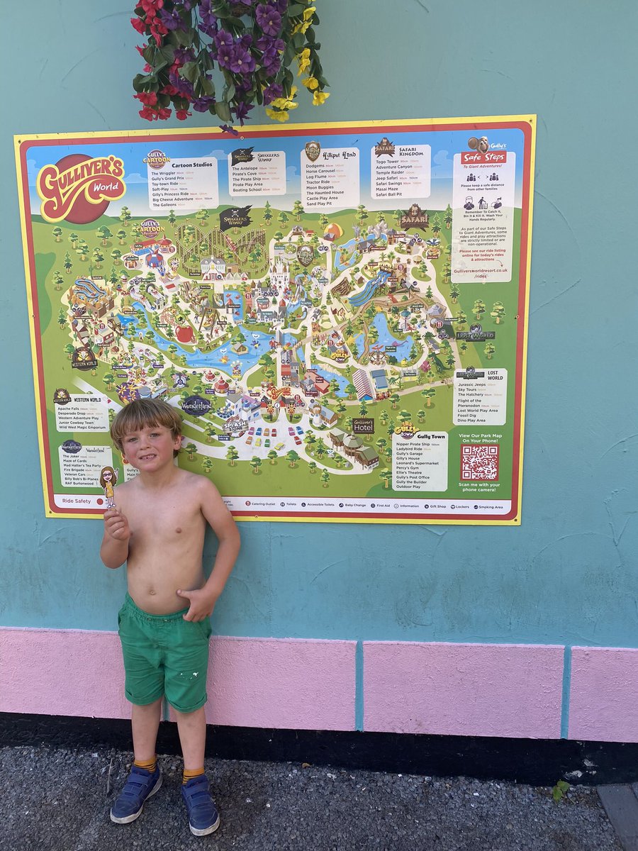 chiaraberry08's tweet photo. @MrsRisleyStMary and @missG_stmarys Rosa-Maria and Angelo enjoyed Gulliver’s World this week. Rosa-Maria went on the Antelope for the first time, she was very brave and Angelo enjoyed the bumper cars. https://t.co/G4ExjTynj9