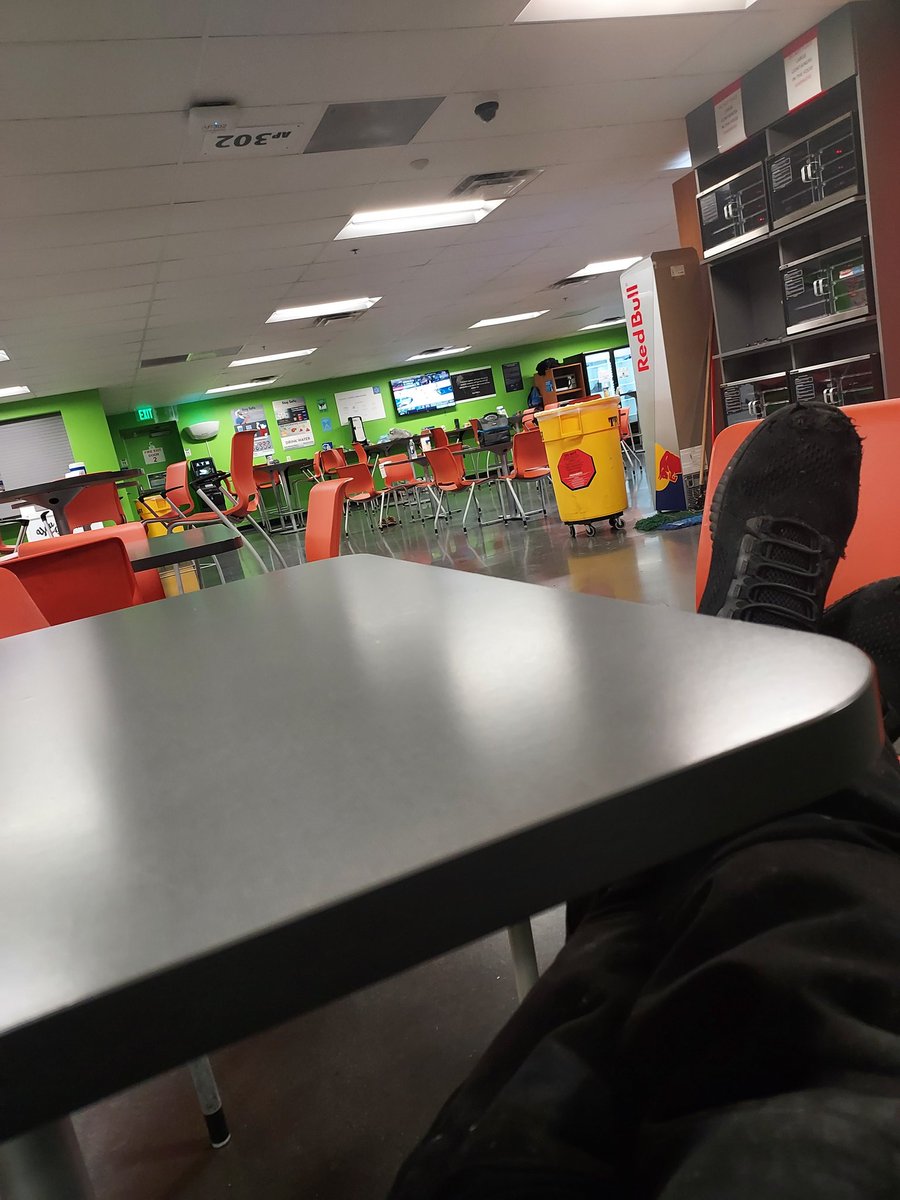 Like my job lol diz all i du wen i aint gt truckz to move 😅 
#worksmartnothard
#MONEY 
#Stayhumble