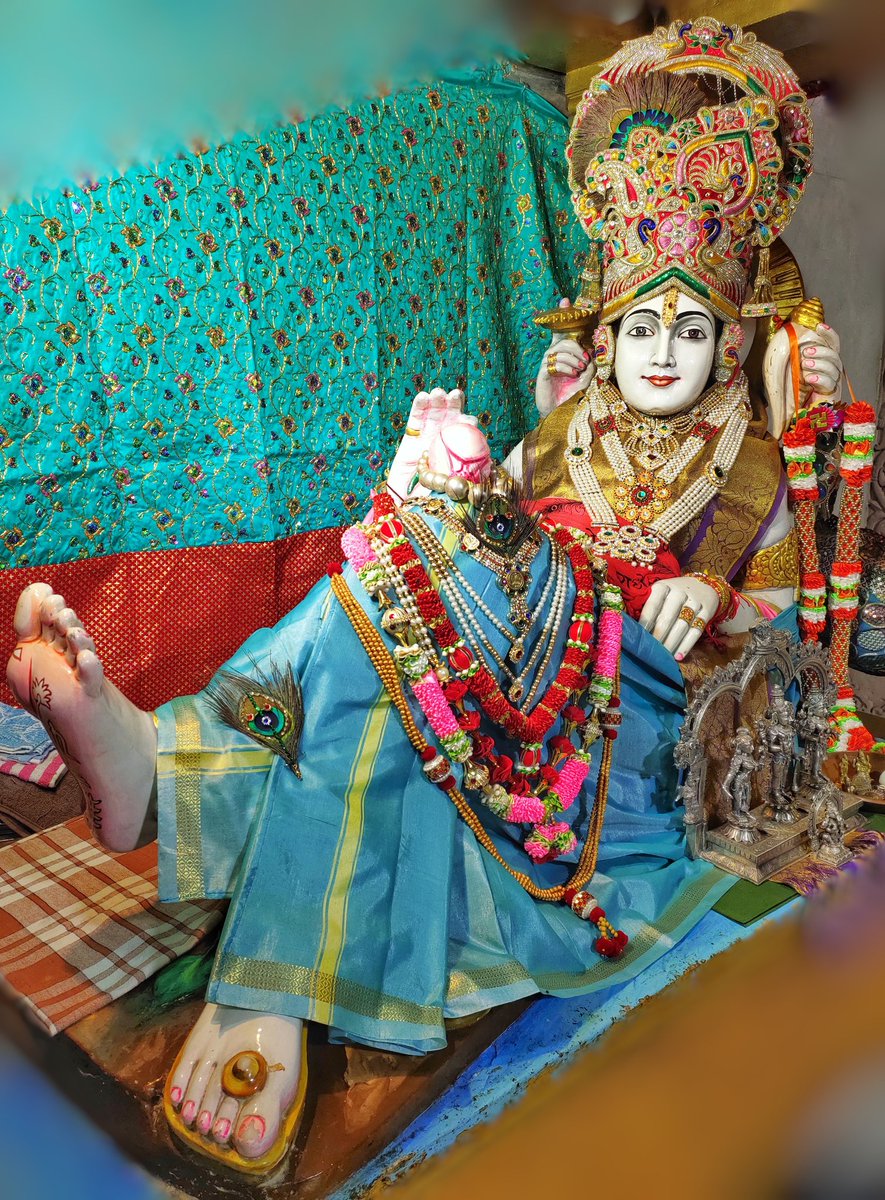 Somnath_Temple's tweet photo. श्री भालका तीर्थ (कृष्ण धाम), प्रभासक्षेत्र - गुजरात (सौराष्ट्र)
दिनांकः 13 अगस्त 2022, श्रावण कृष्ण द्वितीया - शनिवार  
मध्याह्न शृंगार
08223153 https://t.co/DXqTbS2j4i