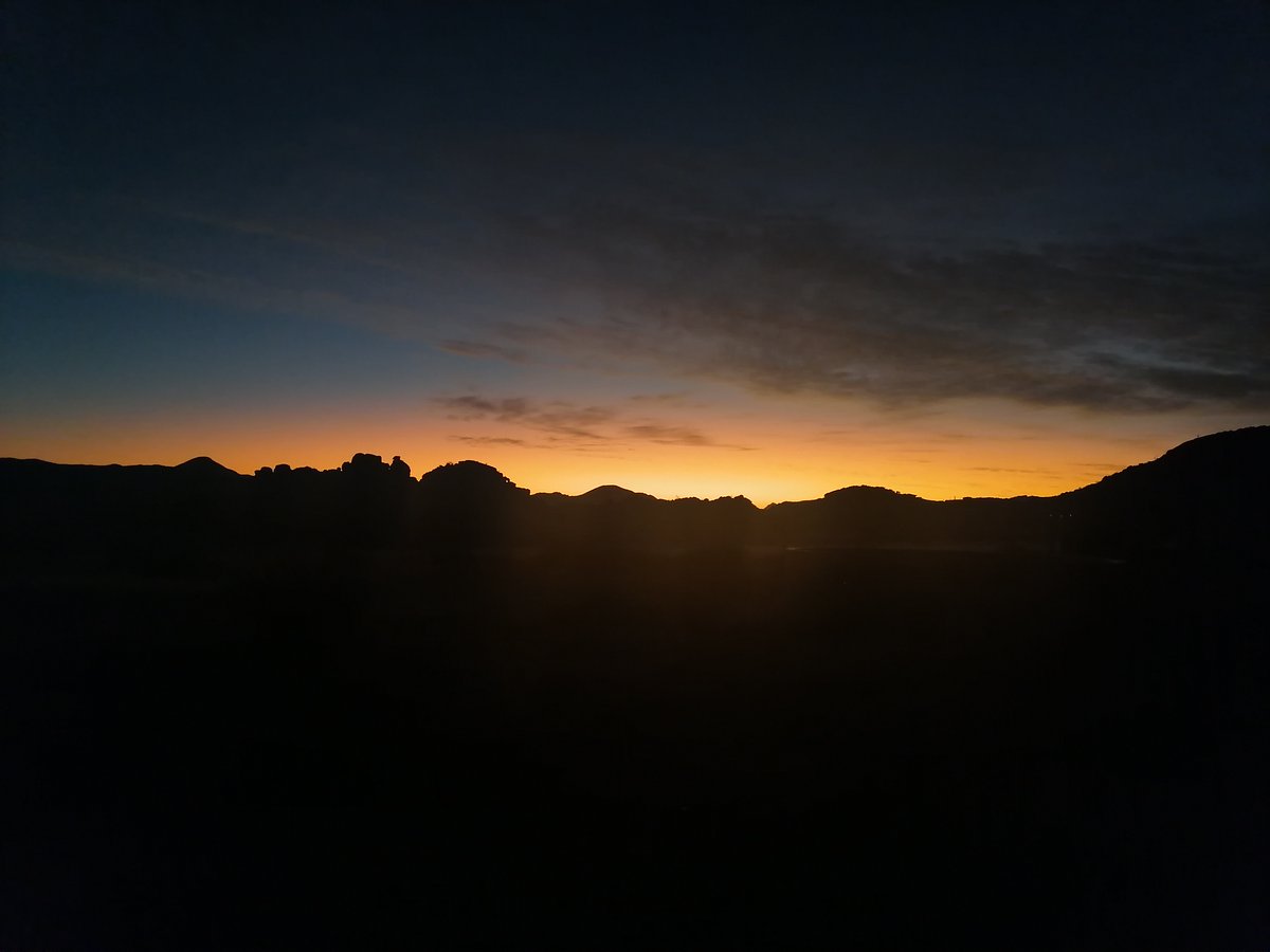 zeechaotic's tweet photo. Good morning World. We still see beauty I'm the mist of the current chaos. #EskomGauteng #FuelPrices #zamazama #poorcustomerservice #foodprices #350bullshit https://t.co/Ak1Hlt3xLJ