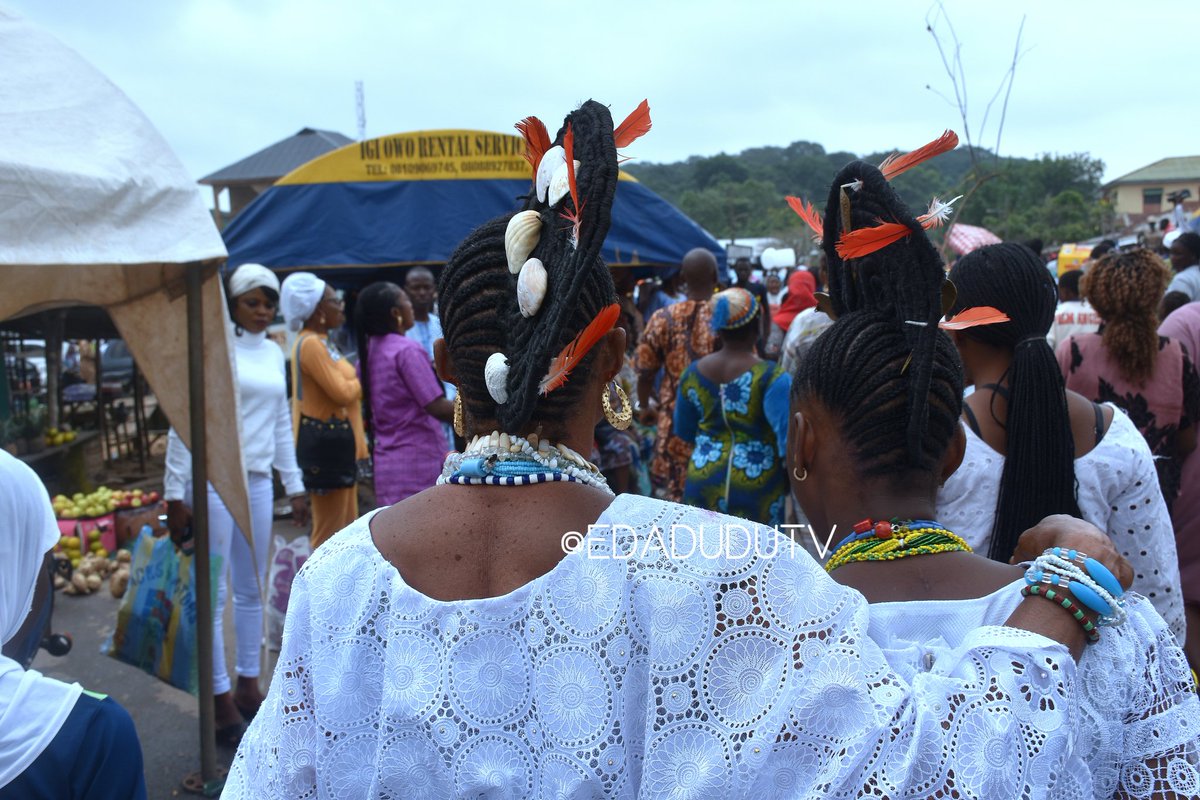 edadudutv's tweet photo. ORE YÈYÉ Ọ̀ṢUN O...some shots from the Grand Finale of Ọ̀ṣun Òṣogbo Festival 2022 #EdaDuduTV #PreserveAfrika #osun #osogbo #osunosogbo #osunosogbofestival #arugba #arugbaosun #agogo #agogoosun #OsunOsogboFestival2022 #edaduduphotography #yoruba #orisa #ifa 
@Adeleye_EdaDudu https://t.co/EisUJM0ByI