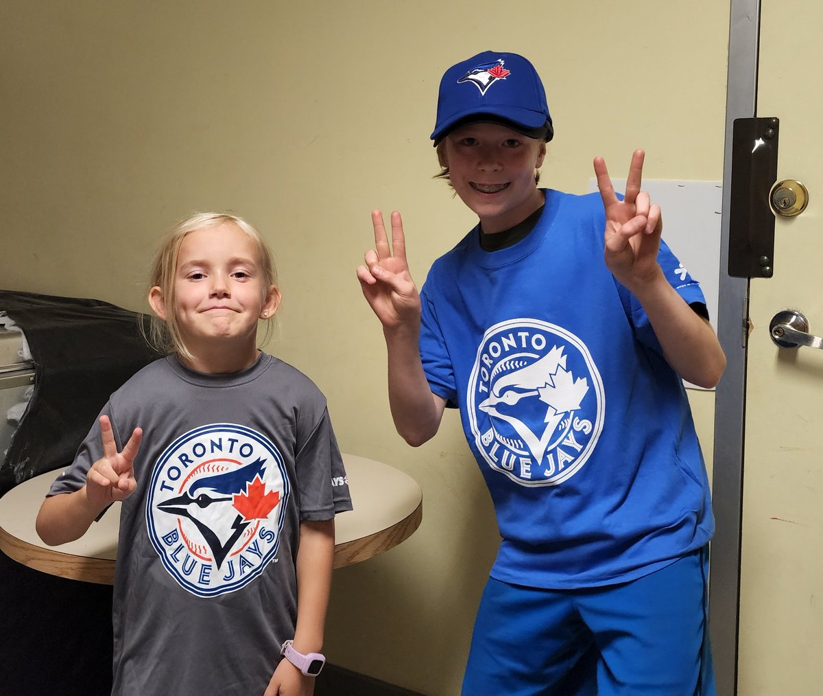 bgcssummercamps's tweet photo. Shout outs to week 6's Jays Care rookies of the week! Your positive energy, helpful ways of being, and determination brought up the spirits of everyone at camp in a major way! Thank you!

#agoodplacetobe #summercamp #jayscare https://t.co/RvQMTzIuYf