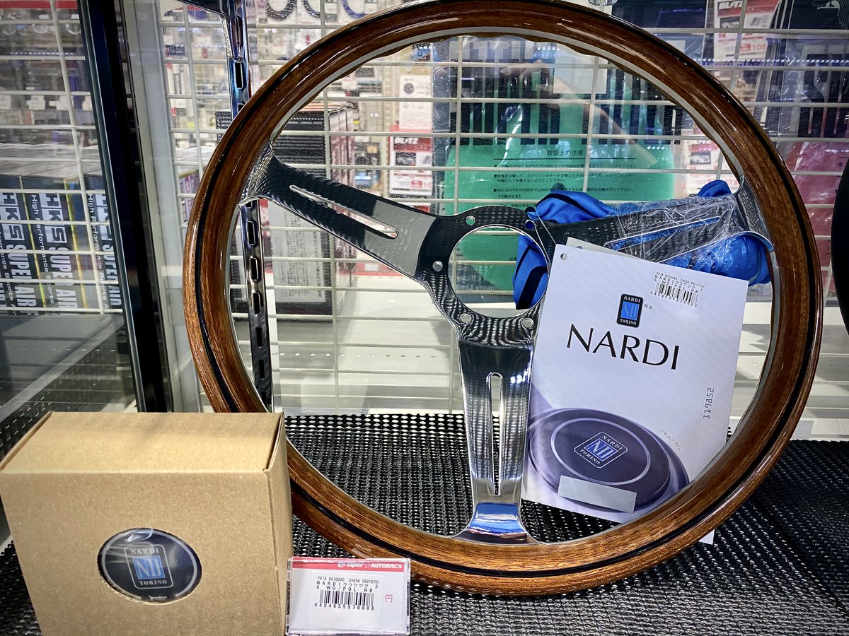 mcota0911's tweet photo. NARDI CLASSIC WOOD 360MM在庫あります(´Oノ`*)
高級感あふれるウッドステアリング!昔も今も愛され続けるこのデザインはNARDIの歴史感じる事が出来ますね!
国内入荷数が少ないこのデザイン!お探しの方はお早めに‼︎
他にもTYPEラリーやCOMPETITIONなどNARDIを取り揃えています
#NARDY
#CLASSIC https://t.co/pW6qiPl2vD