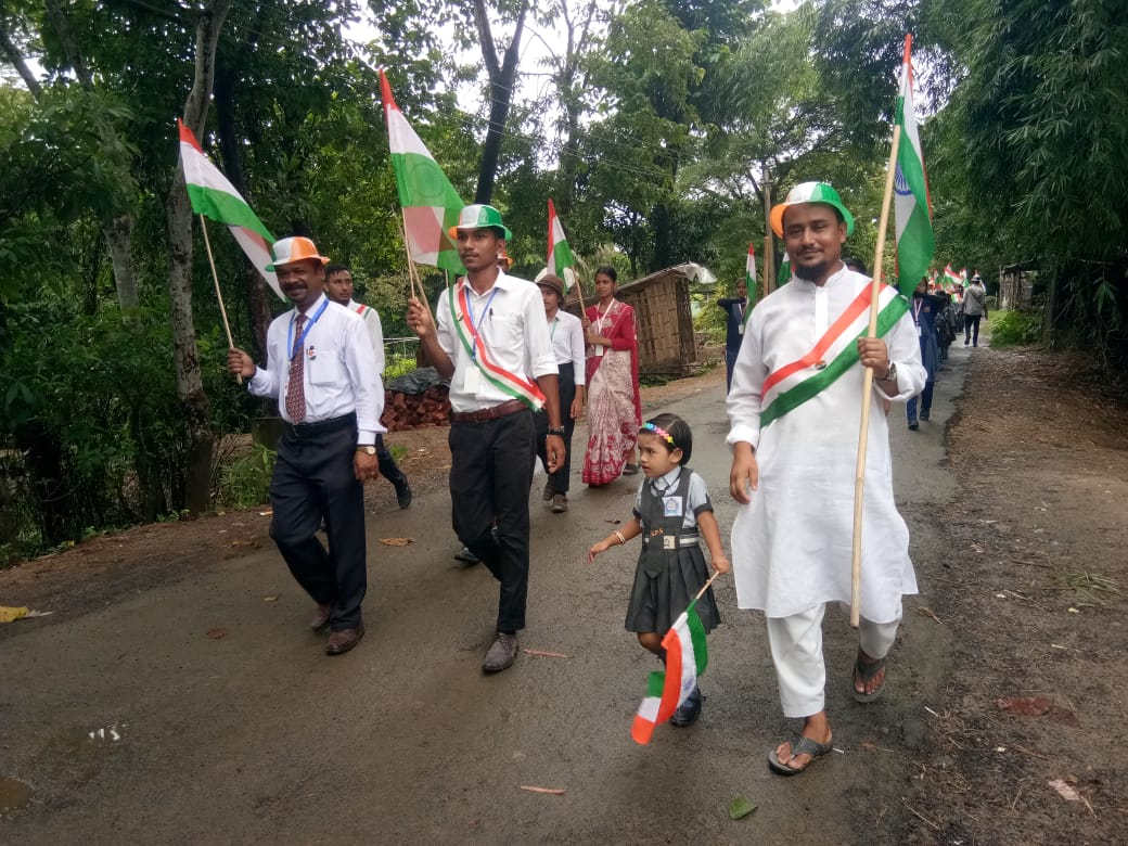 MYBharatHQ's tweet photo. 'Tiranga Rally' for Har Ghar Tiranga as a part of 75 years of Azadi ka Amrit Mahotsav by Sibnarainpur Azad Club of Katigorah Block under Nehru Yuva Kendra Cachar, Assam.

#HarGharTiranga #Assam #Cachar https://t.co/19fLK4Zemm