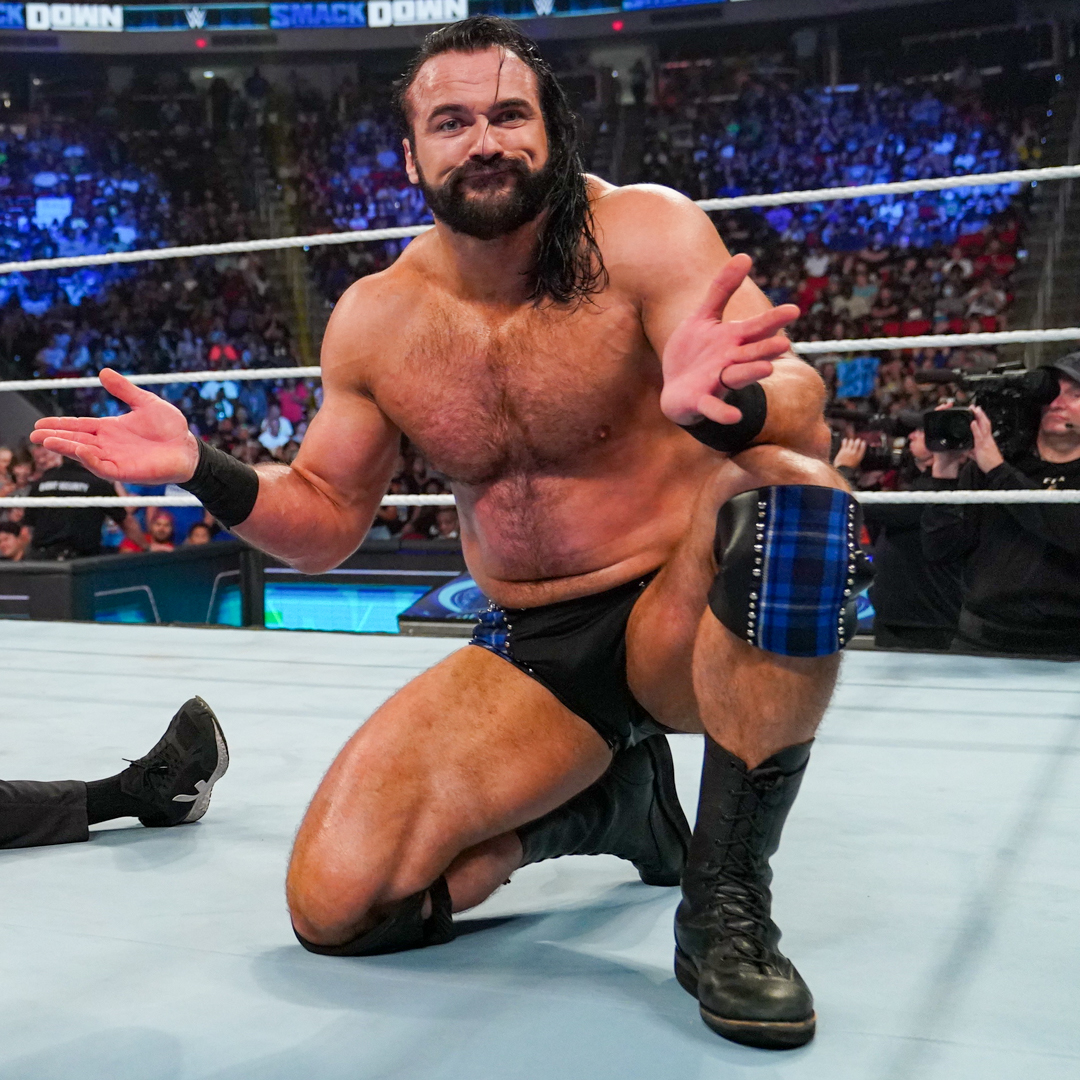 WWEIndia's tweet photo. Caption this! 😂 ⬇️ @DMcIntyreWWE #WWE #SmackDown https://t.co/IJLK2w0kUY