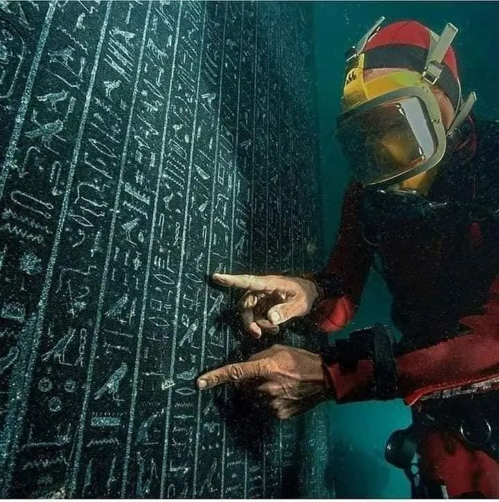 the_wings_2002's tweet photo. The Sunken City of Heracleion in Alexandria,Egypt

#Egypt https://t.co/4ehD1qiZTP