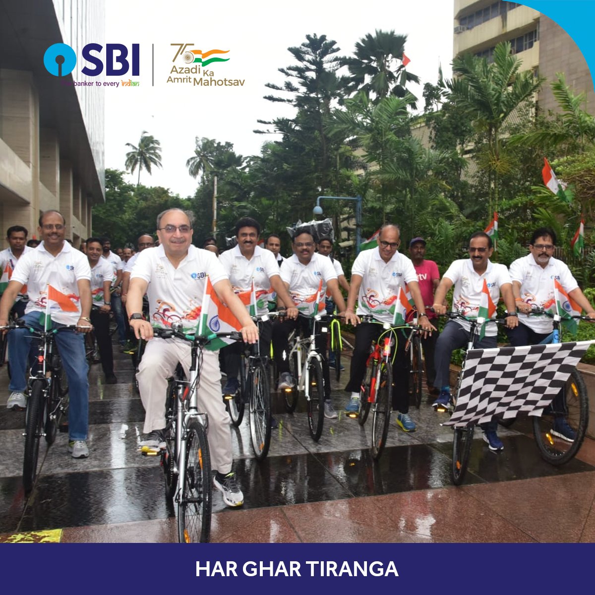 TheOfficialSBI's tweet photo. To raise awareness and celebrate the Har Ghar Tiranga initiative under the Azadi ka Amrit Mahotsav theme, SBI organised a Cycle Rally in Mumbai. The Chairman of SBI, Mr Dinesh Khara, flagged off the rally which saw participation of staff in huge numbers.
#AmritMahotsav https://t.co/3OVKO3Fv88