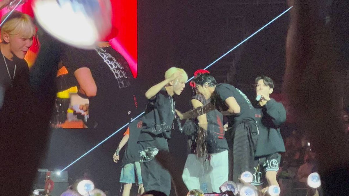 thvrkv_'s tweet photo. the most chaotic moment happened today π
#savemingyu https://t.co/nbixcNRvPG