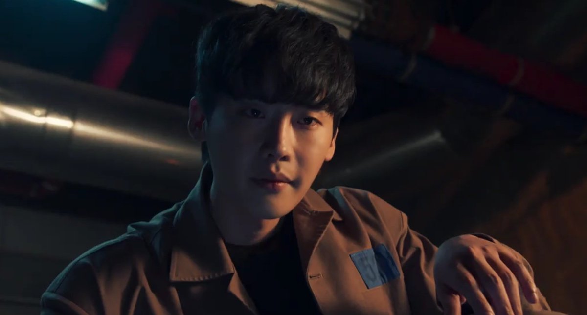 Mungkin saja Big Mouse itu kadang saudara kembarannya Park Chang-ho
We never know 🫣