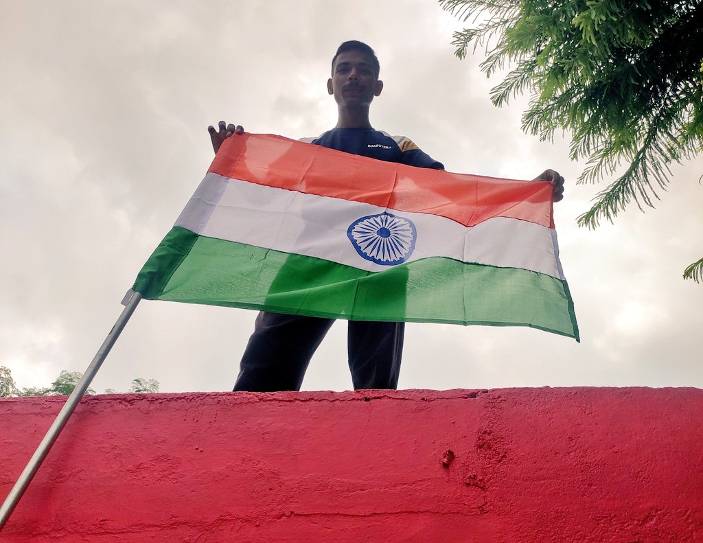 UOsantanu's tweet photo. आज़ादी के 75वें वर्ष के अमृत महोत्सव में अद्भुत नज़ारा 🇮🇳😍

#अमृत_महोत्सव
#हर_घर_तिरंगा
@girirajsinghbjp @kundansinghbjp @ABVPBegusarai_ @Bihar_ABVP https://t.co/XNIhEivAju