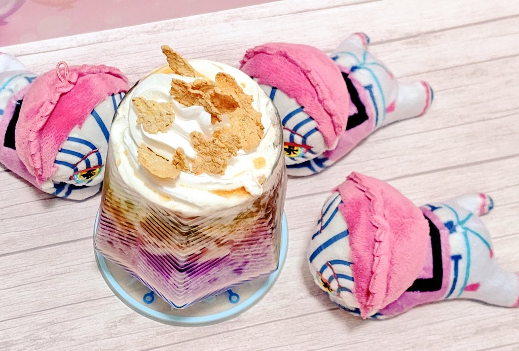 「コーヒーゼリー作ったから食べようちゃんとコーヒードリップしてゼラチンまぜまぜして」|たるとのイラスト