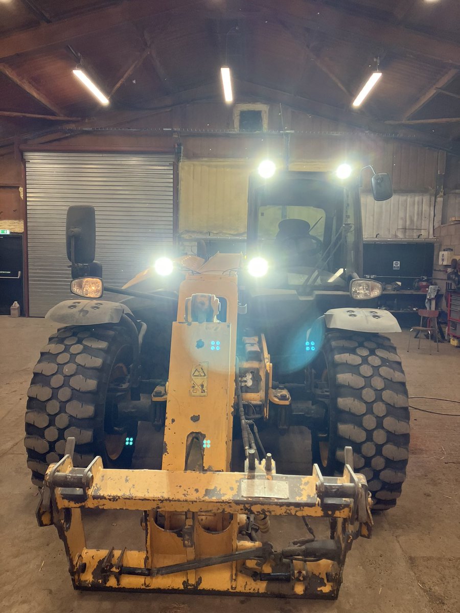mertounfarms's tweet photo. Quick upgrade for the work lights makes a big difference! #harvest22 @RentonFarmParts https://t.co/pS6NHpJbhP