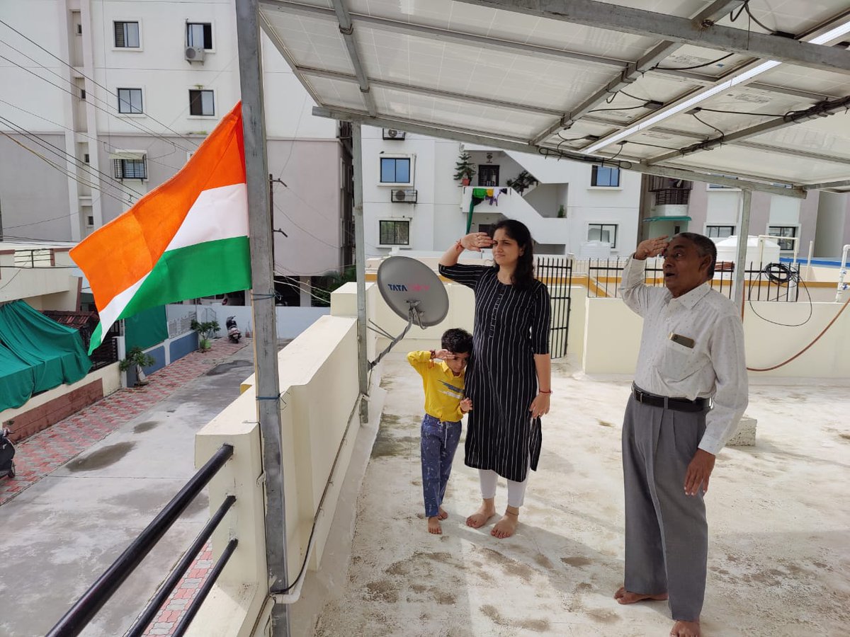 JigarPathak17's tweet photo. हर दिल है देश प्रेम से रंगा 🇮🇳 
आओ हम सब मिलकर फहराए 
हर घर तिरंगा 🇮🇳
🇮🇳 https://t.co/ouif6f0zZj