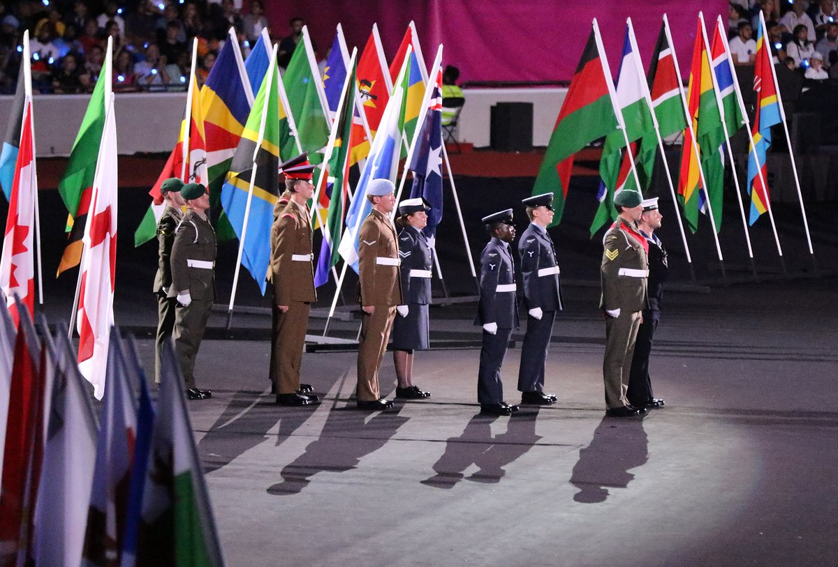 BritishArmy's tweet photo. At the #CommonwealthGames closing ceremony, military personnel lowered the Commonwealth Flag and handed it over to Team Australia.  

Our service personnel have been proud to support and compete in #CWG2022. 

#Birmingham2022 

Read more: https://t.co/UwcvzBWtfQ https://t.co/4L5DO0bNfN