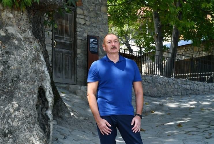 VuqarAliyevDGK's tweet photo. Müzəffər Ali Baş Komandan İlham Əliyev: "Qarabağda yaşayan ermənilərin nə statusu olacaq, nə müstəqilliyi, nə də hansısa xüsusi imtiyazı". 🇦🇿 https://t.co/gWYyZr4PzY