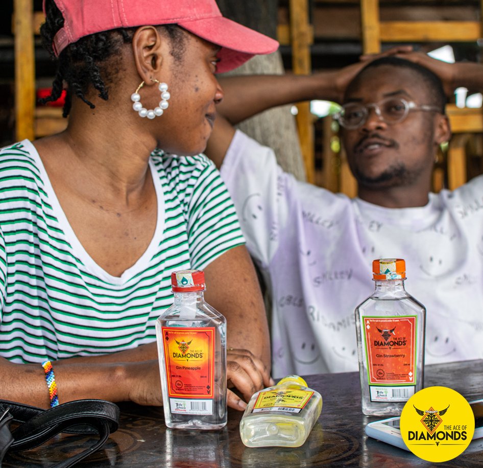 aceofdiamondgin's tweet photo. Just how the Weekend looks at you!

#aceofdiamondsgin #cocktail #drinks #bar #bartender #gintonic #vodka #ginlover #ginandtonic #portablebar #Alcohol #drinkresponsibly https://t.co/uv9Znz2q49