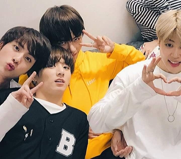 luvuseralphabet's tweet photo. @BTS_twt baka naman penge 2022 taejinjikook selca https://t.co/MC280RbUvX