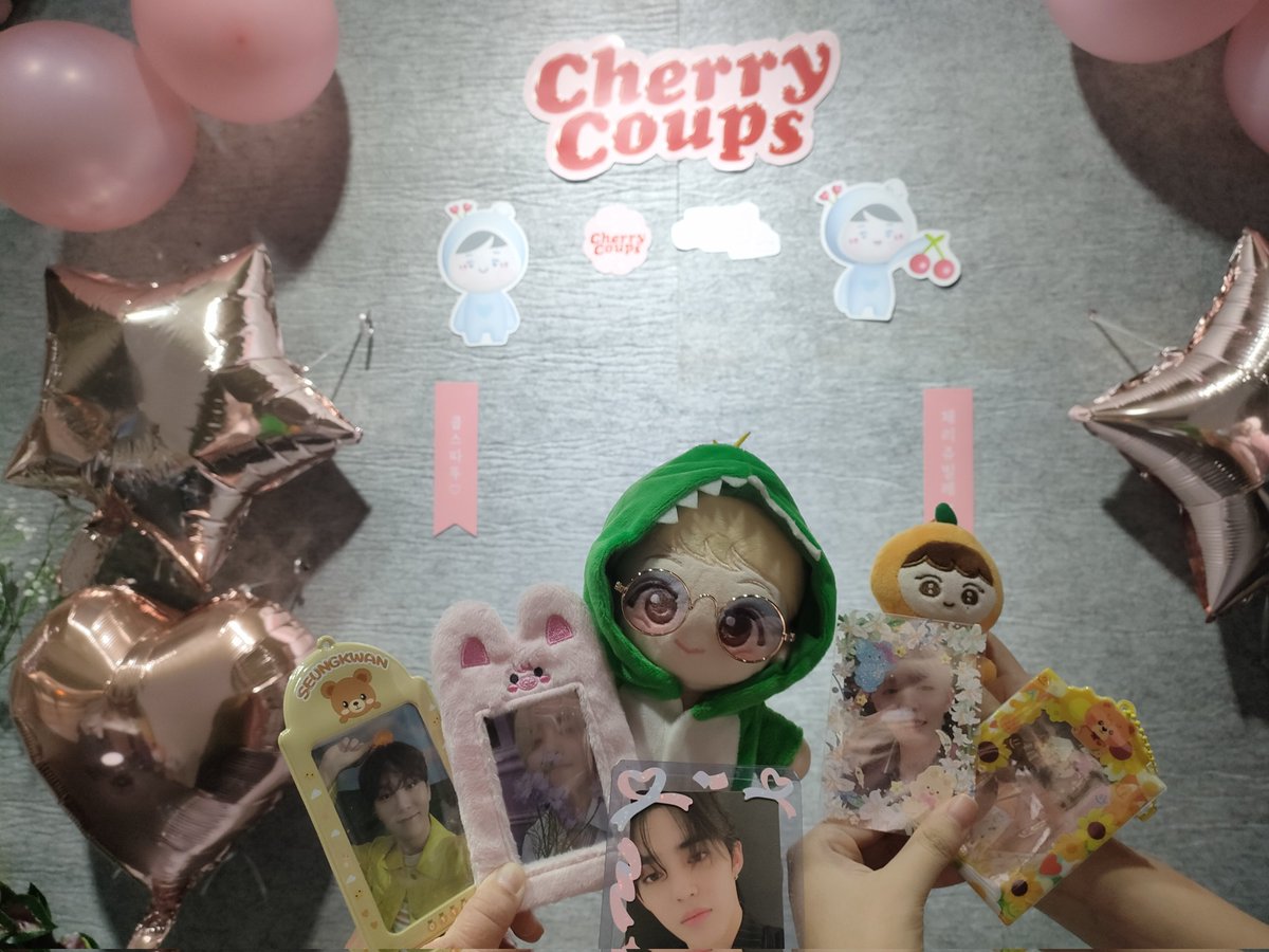 haetbitchangbin's tweet photo. hehe short meetup with the gang for coups day! @boogyusipeo @starboosk
#cherrycoups #SummerForCheol https://t.co/ObfhX1efs0
