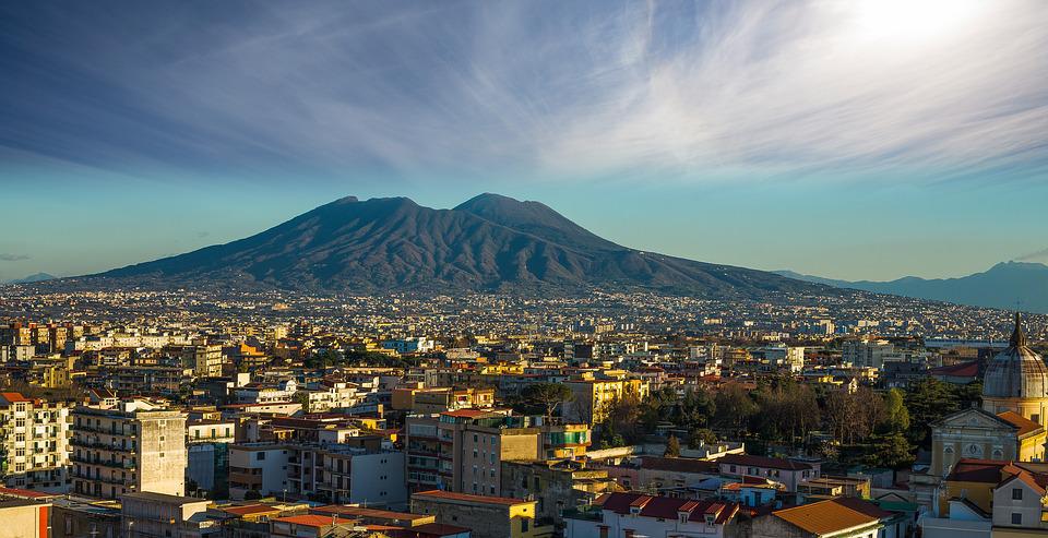 ilcomuneinforma's tweet photo. Napoli, una città da scoprire insieme ai più piccoli  - Leggi tutto su https://t.co/fwX80tjbsJ https://t.co/p68yZW2V3b