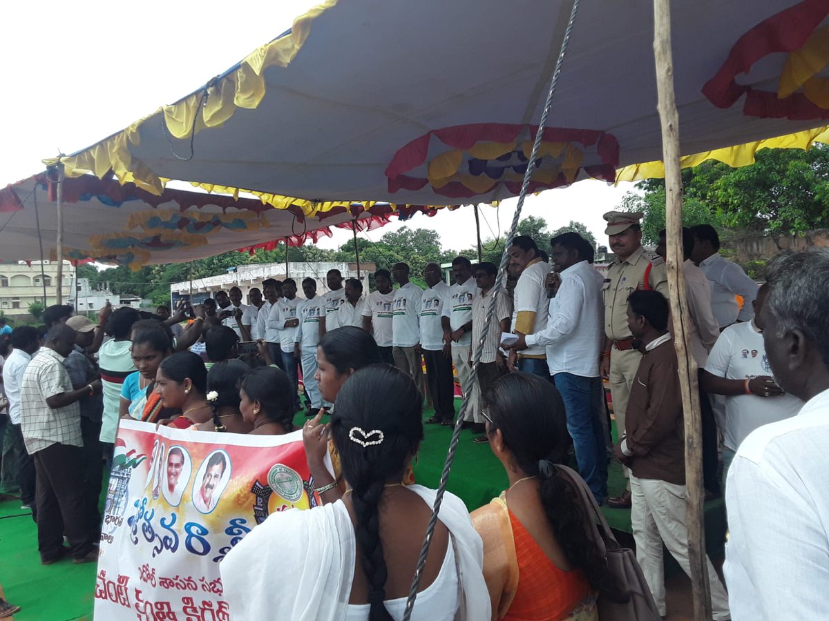 JogipetPs's tweet photo. SI Samya nayak of Jogipet PS sangareddy Dist . on 13.08.2022 75th Independence day celebration program at jogipet town https://t.co/zgJbchJBeQ