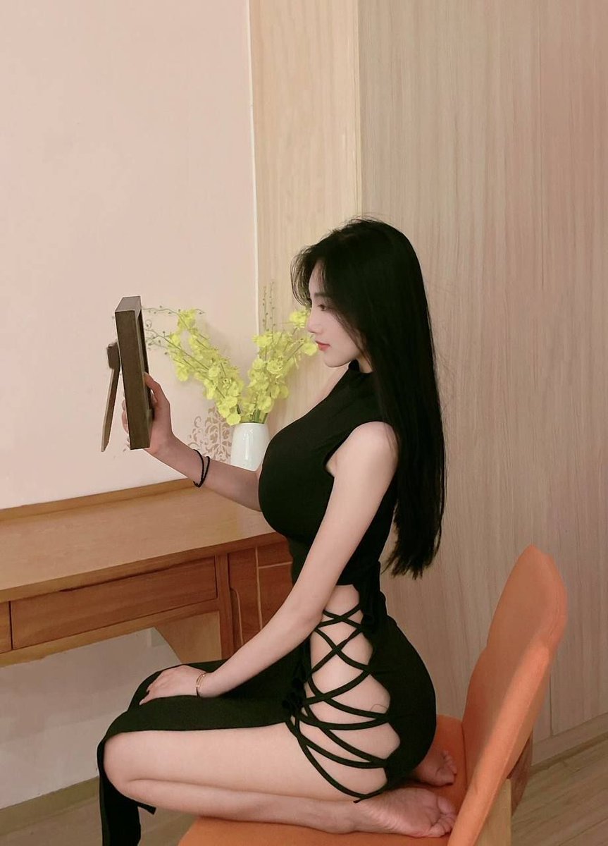 jininghecha1's tweet photo. @zhaosixuan1 天好热，好无聊，有和我约会的吗？ https://t.co/1IsncpXcYR