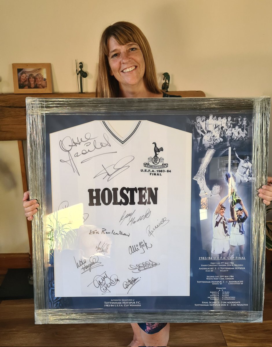 mbucGB's tweet photo. Over the moon with this. Absolute steal from @1MickyHazard echoes of glory nights. #COYS #THFC Needs a prime position obviously! #TTID https://t.co/i2B7i7AXdm
