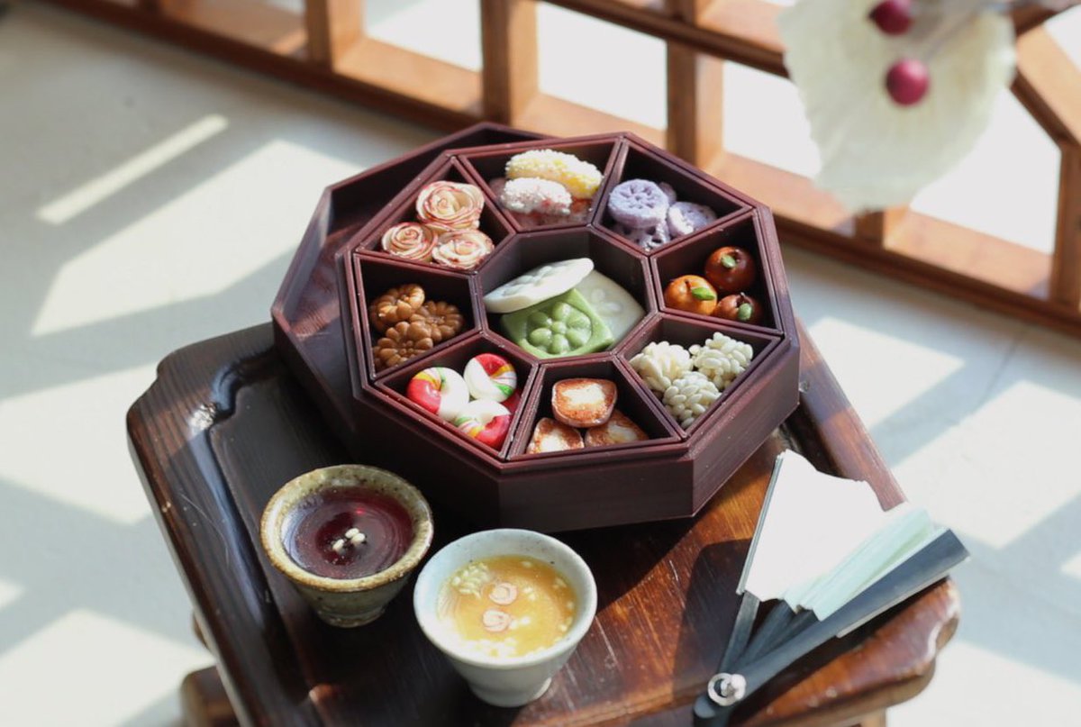 안녕하세요~! 
많은 분들이 문의주셨던 제품인데 소량 판매가 가능할 것 같아 소식 전합니다.🥰 구절판 추석 전 소량 판매 예정이구요~! 자세한 공지는 다음 주중으로 안내드릴게요^^