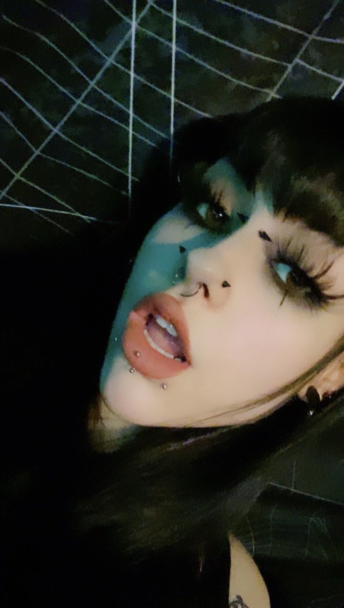 gaggedngutted's tweet photo. rotten to the core https://t.co/n62X5BM3lC