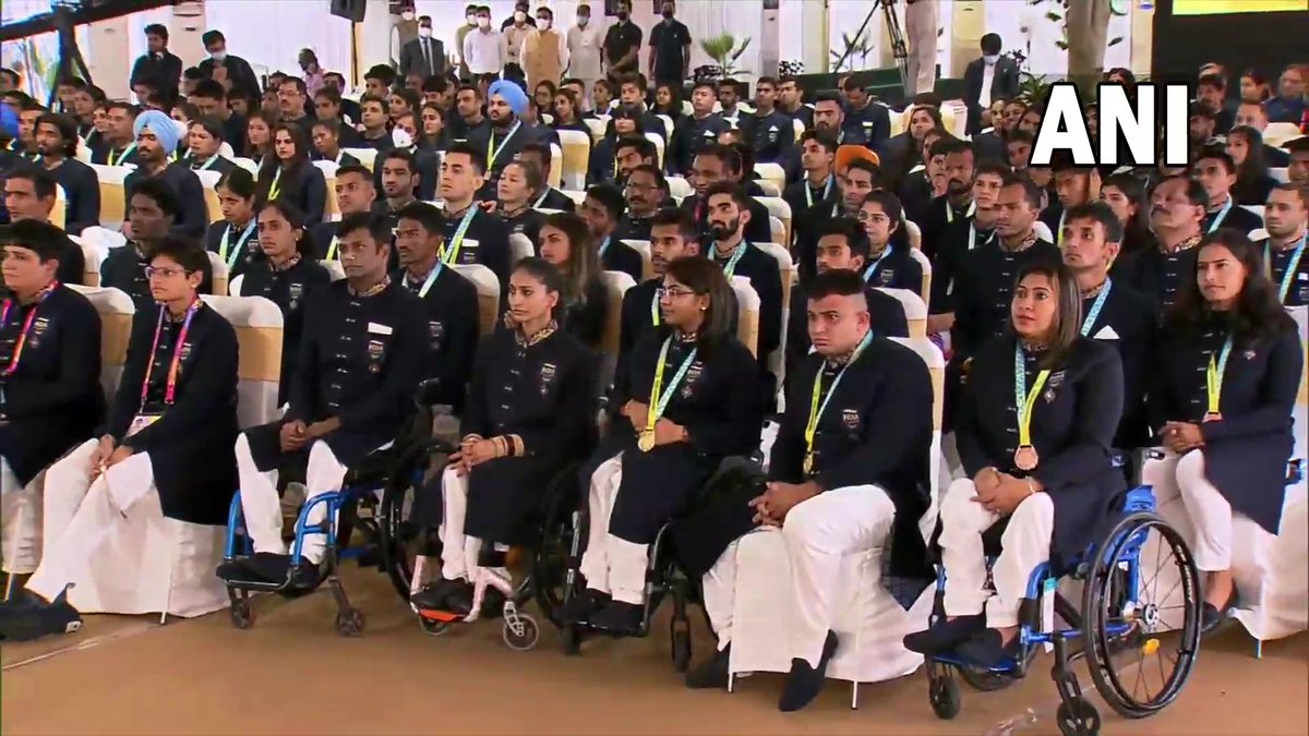 I am happy that all of you have taken time out of your schedule to come to meet me at my residence as members of the family. I, just like all other Indians, feel proud to be talking to you. I welcome you all: PM Narendra Modi interacts with #CWG22 Indian contingent