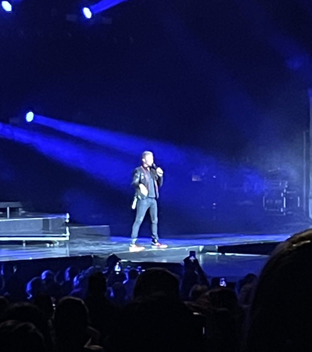 Bluewave135's tweet photo. Backstreet Boys!!! It was amazing!#BSBSEA https://t.co/ZTrZzL4BJB