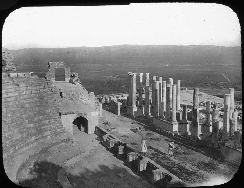 HeirOxford's tweet photo. The 2nd century #Roman theatre at Dougga, Tunisia, before restoration.
HEIR 42176, from the @school_of_arch #lanternslide collection
#RomanSiteSaturday #RomanAfrica #Archaeology https://t.co/t5p8DiFjYJ
