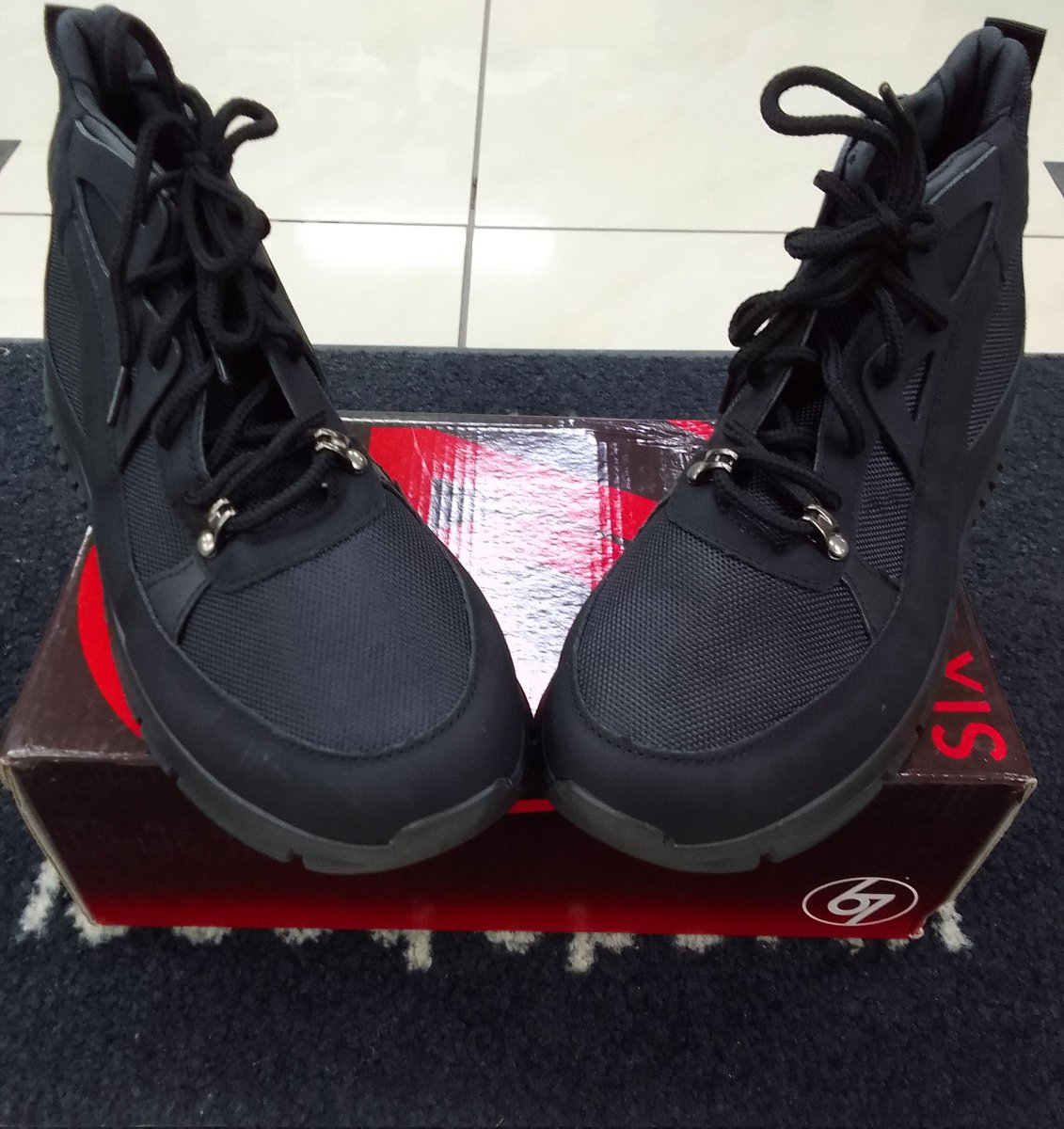 BOSSINISA's tweet photo. BOSSINI HOT DEALS 

6,7 🔥🔥 

Available in different colors &amp; sizes.  

Visit our website;
https://t.co/OtFTg6IaJn

We are located  
120 Fatima Bhayat Str. RUSTERNBURG

Remember to WhatsApp us or call 📞

0794389487 | 0145921952

#6,7   #bossinisa #mensfashion #menstyle https://t.co/YsBBS7X98C