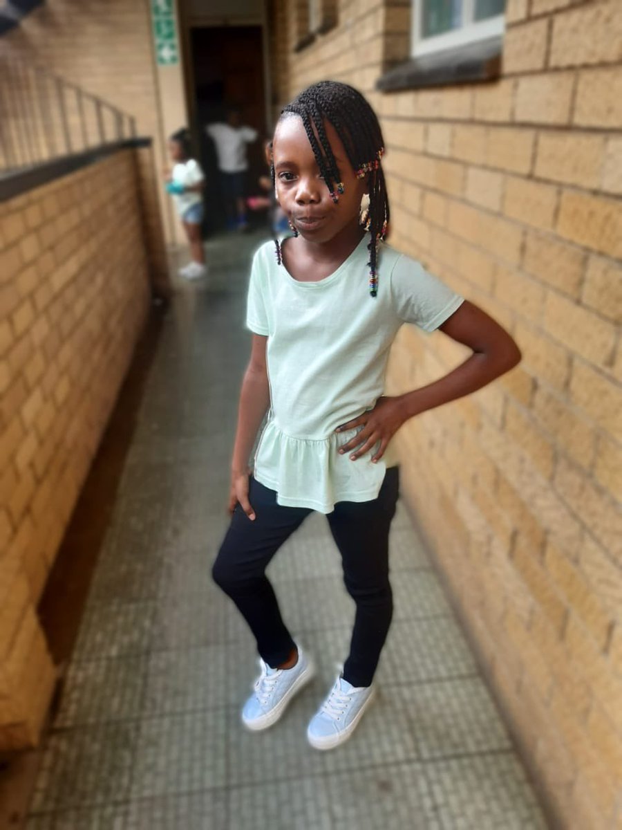 Abramjee's tweet image. #Missing Fiona Matodzi (9). She&apos;s from Itsani village not far from Thohoyandou, Limpopo.
Dzindi Primary School: She was last seen getting in the black Polo with no reg. It happened after school on her way home.