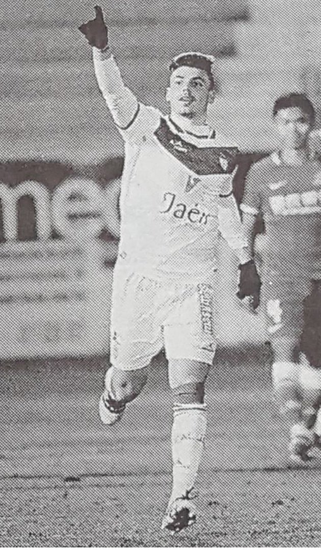 davidor_6's tweet photo. Que orgullo defenderte tantos partidos, competir con tu escudo en el pecho..
dejarme todo por defender al equipo que forma parte de mi desde que era un niño, ojalá ese sentimiento siga creciendo y pueda volver a disfrutar de ti.
 Felices 100 años abuelo, eres serás especial.⚽🦎 https://t.co/r9NCJZihco