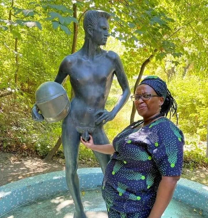 HabariDigital_'s tweet photo. Sio vijana tuu hata Wamama wa Hovyo pia wapo,.👇😂😂 https://t.co/V6hf7pHf0z