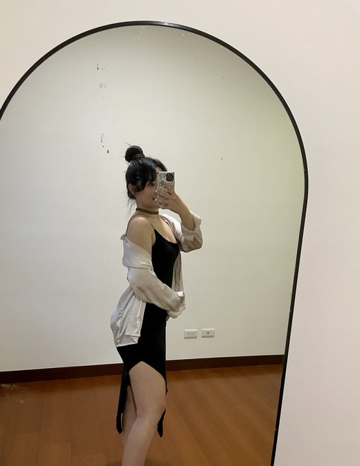 先預告一下禮拜一新片 是久違厲害的企劃👿👿👿👿🔞 https://t.co/Fh7zjIA4JE