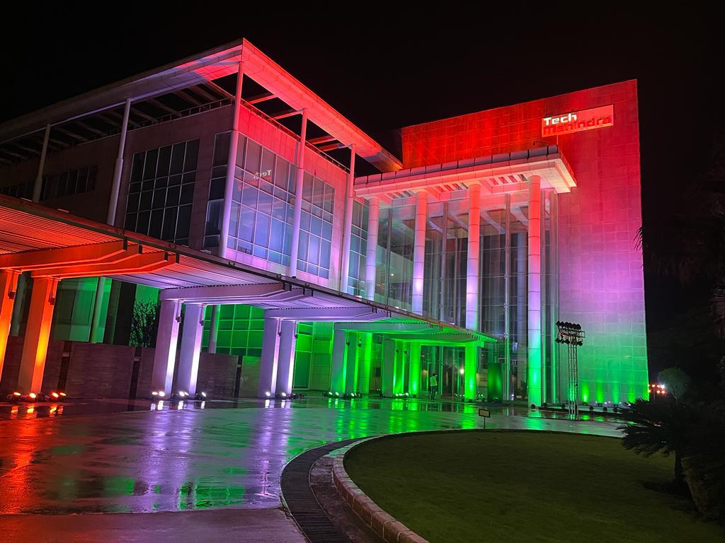 vrindapisharody's tweet photo. For most associates  @tech_mahindra, office has unwittingly become a second home🥰 so this pic truly depicts #HarGharTiranga 

TechM Locations across India don the #Tricolor 

#LoveToBeTechM #TechMPune 
@C_P_Gurnani @anandmahindra @Harsh_Soin @jagdishmitra https://t.co/5jqYLOogmq