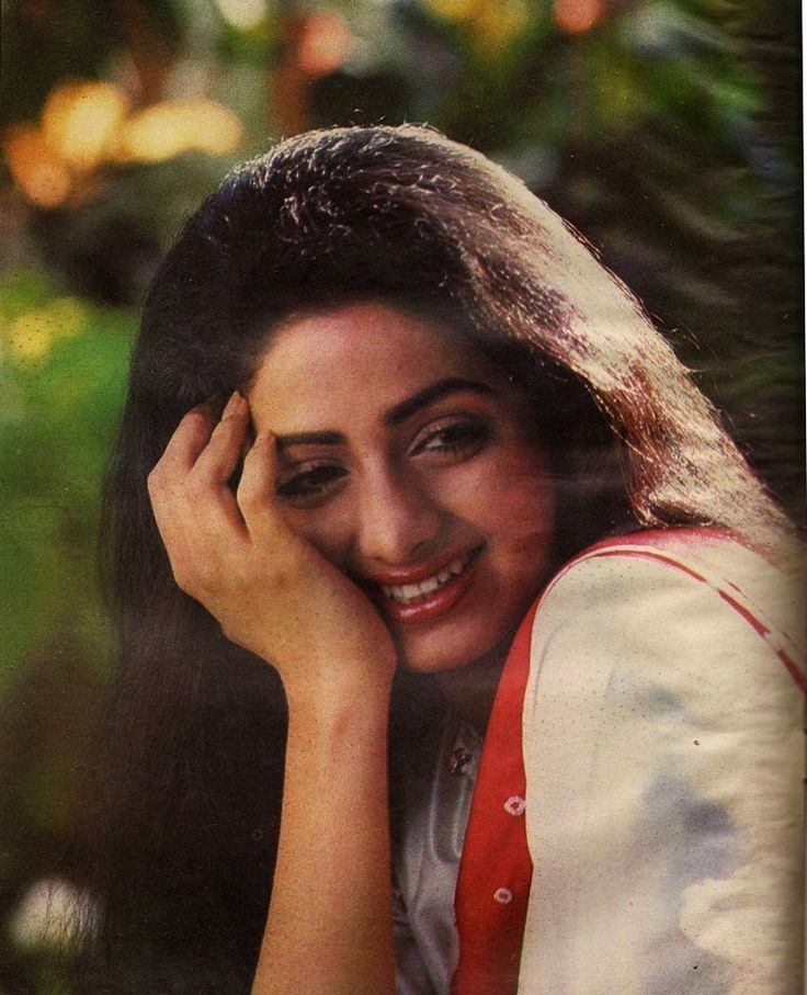 NehaxSB's tweet photo. Her smile
#Sridevi https://t.co/GUTElZNV5D