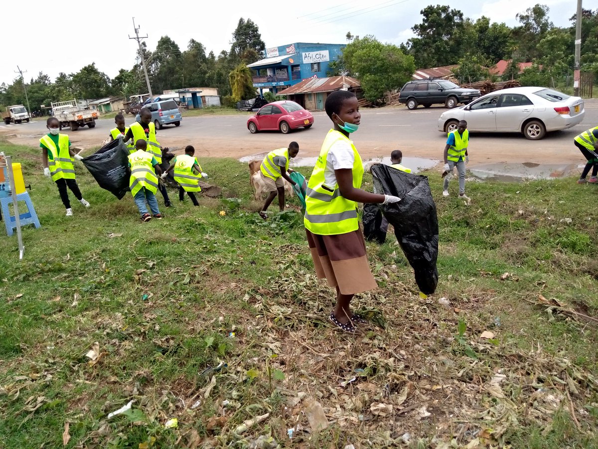 MallaykaIanna's tweet photo. #LetsBeatPlasticPollution
Together we can do this especially we as youth
@FFF_Africa
@FFF_Africa @ClimateCClub @foe_us @Sdg13Un @UNEP_Africa @DianaAward @ActionForNature @ClimateAwards @AngieBarea @OlumideIDOWU @WeNaturalists @UNDPClimate https://t.co/mce0payzw5