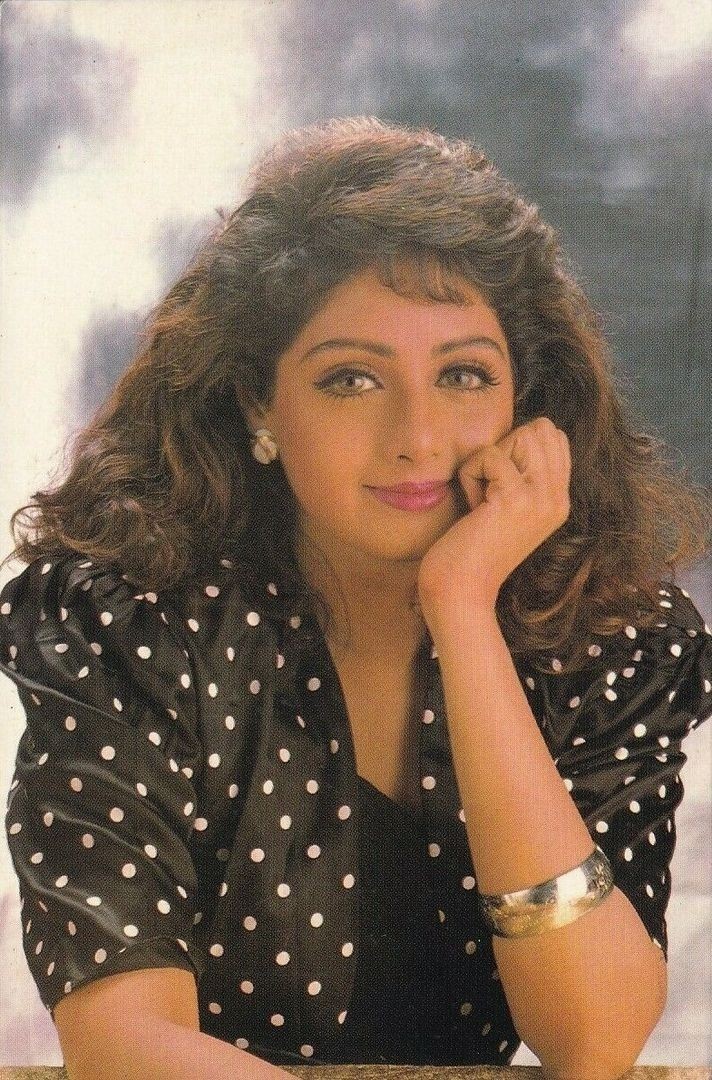 NehaxSB's tweet photo. I'm DED 
#Sridevi https://t.co/CMK2hIKlfj