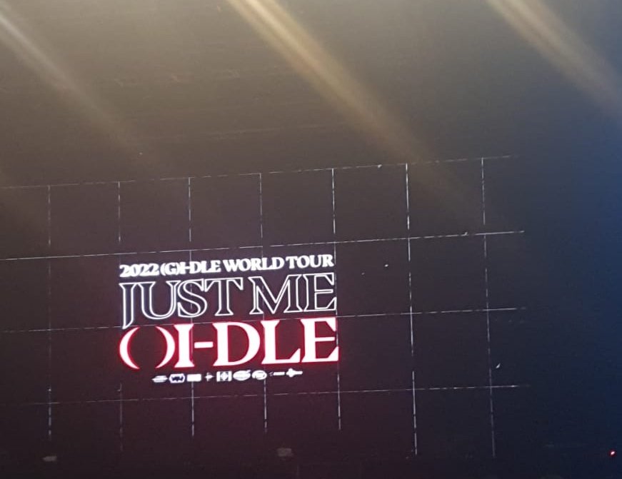 FRRgidle's tweet photo. #GIDLEinMexico 
quiero no estar triste pero es imposible,as extrañoo https://t.co/aPS6uG0HeQ
