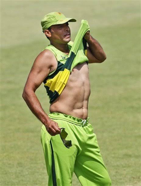 Happy birthday to world fastest bowler Shoaib Akhtar big fan sir . 