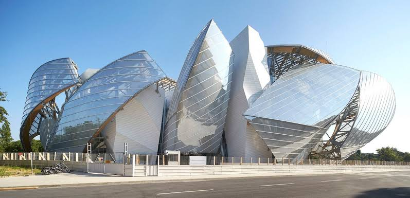 arki01bot's tweet photo. #BUILDINGS 
 
𝗟𝗢𝗨𝗜𝗦 𝗩𝗨𝗜𝗧𝗧𝗢𝗡 𝗙𝗢𝗨𝗡𝗗𝗔𝗧𝗜𝗢𝗡 
𝗔𝗿𝗰𝗵𝗶𝘁𝗲𝗰𝘁: Frank Gehry 
𝗟𝗼𝗰𝗮𝘁𝗶𝗼𝗻: Paris, France 
𝗕𝘂𝗶𝗹𝘁: 2007-2014 
https://t.co/hE3C46oSfm