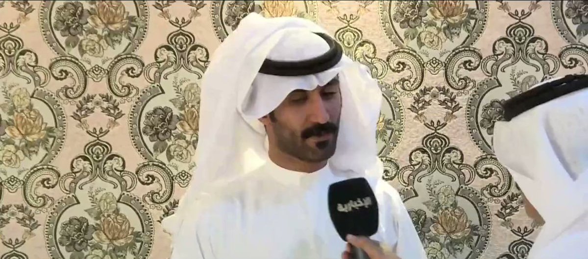 Tarfiehplus's tweet photo. وبعدها عادت المعاناة من جديد حتى أصبح حتماً عليه الخضوع لزراعة كلى أ��رى وبشكل عاجل، ليعلن ابنه ريان عن استعداده لإنهاء معاناة والده، مكرراً ما قام به شقيقه في خطوة وصورة تجسد الوفاء والبر من الابنين تجاه والدهما. https://t.co/JM2oalHd3H