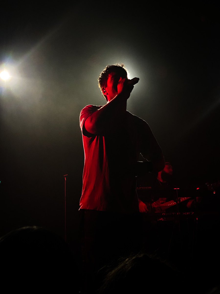 WildBorja's tweet photo. Amazing Portland concert! Favorite photo from the night @HoodieAllen https://t.co/WtfJH507lv