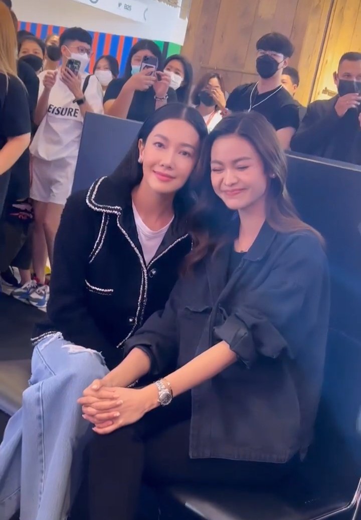 aliicc_eeee's tweet photo. มีเด่กหนุ่มเขินจนเก็บท���งไม่อยู่แล้วววได้เจอพี่ฉาวคนสวยยิ้มแก้มขีดเลย

#อิงฟ้าxbearbeary https://t.co/JLy4o2Tiqf